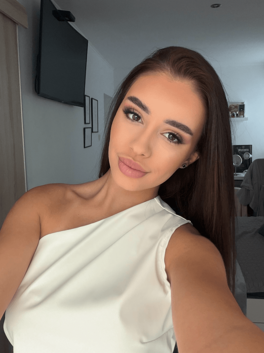 Дария Николова